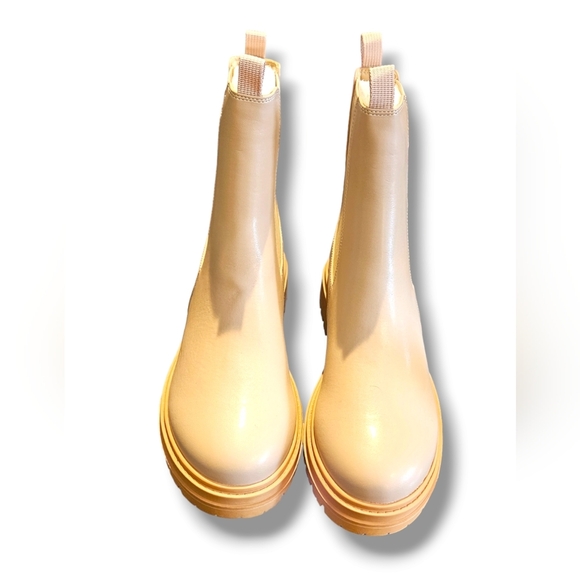 Pull on chelsea boots - Picture 5 of 6